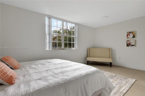 Townhouse in Miami, Florida 3 bedrooms, 111.48 sq.m. № 2002452 - photo 7