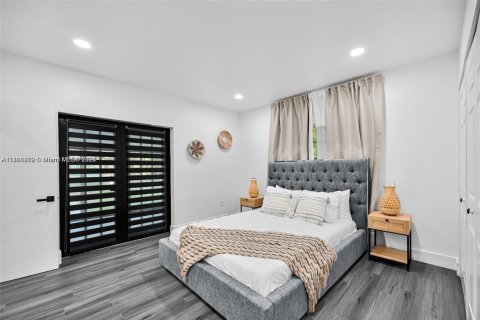 Снять в аренду виллу или дом в Пайнкрест, Флорида 5 спален, 243.5м2, № 1766648 - фото 14