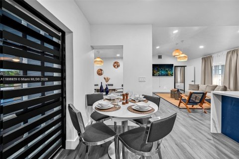 Снять в аренду виллу или дом в Пайнкрест, Флорида 5 спален, 243.5м2, № 1766648 - фото 10