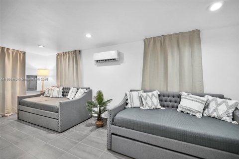 Снять в аренду виллу или дом в Пайнкрест, Флорида 5 спален, 243.5м2, № 1766648 - фото 17