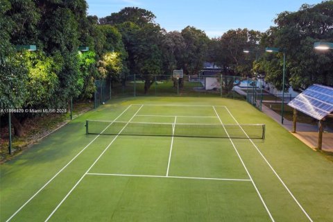 Снять в аренду виллу или дом в Пайнкрест, Флорида 5 спален, 243.5м2, № 1766648 - фото 2