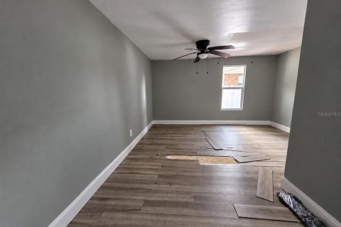 Villa ou maison à vendre à Tampa, Floride: 5 chambres, 186.18 m2 № 2408804 - photo 10
