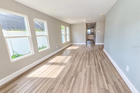 Villa ou maison à vendre à Tampa, Floride: 5 chambres, 186.18 m2 № 2408804 - photo 6