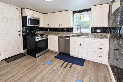 Villa ou maison à vendre à Tampa, Floride: 5 chambres, 186.18 m2 № 2408804 - photo 8