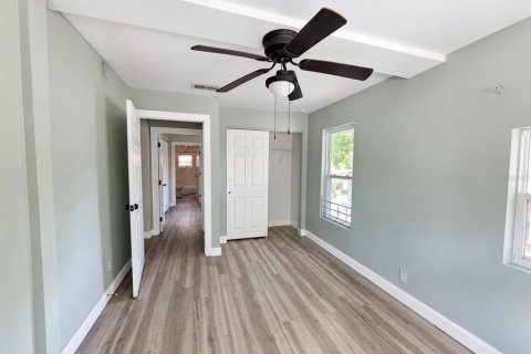 Villa ou maison à vendre à Tampa, Floride: 5 chambres, 186.18 m2 № 2408804 - photo 15