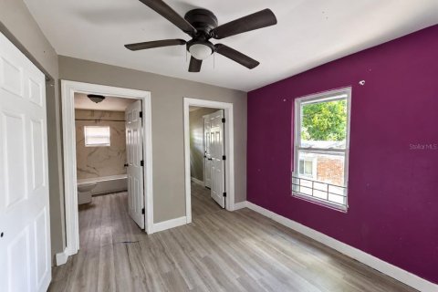 Villa ou maison à vendre à Tampa, Floride: 5 chambres, 186.18 m2 № 2408804 - photo 16