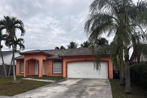 Villa ou maison à vendre à Miami, Floride: 3 chambres, 155.43 m2 № 2003938 - photo 2