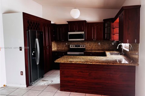 Villa ou maison à vendre à Miami, Floride: 3 chambres, 155.43 m2 № 2003938 - photo 9