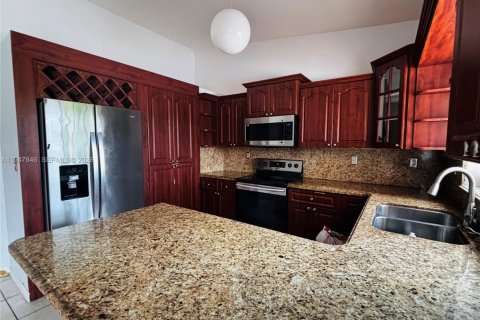 Villa ou maison à vendre à Miami, Floride: 3 chambres, 155.43 m2 № 2003938 - photo 8