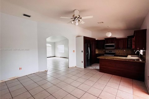 Villa ou maison à vendre à Miami, Floride: 3 chambres, 155.43 m2 № 2003938 - photo 11