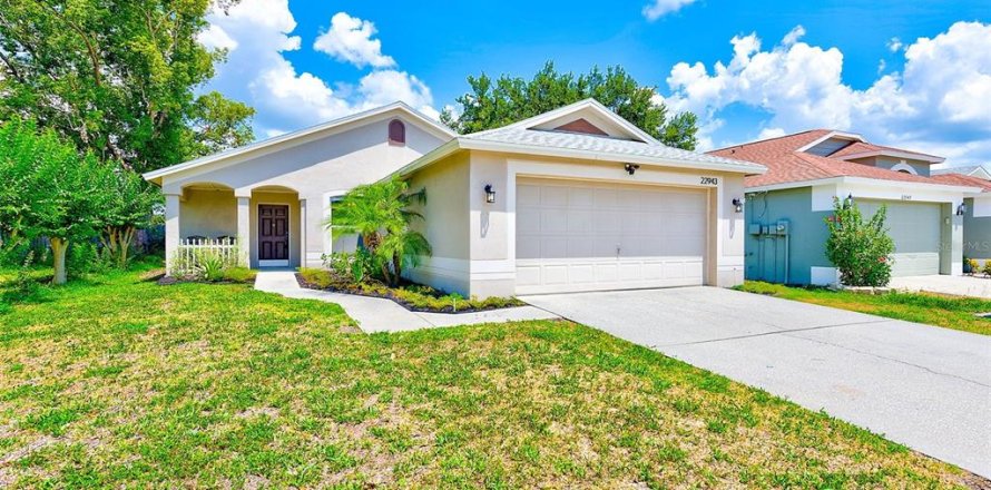 Casa en Land O' Lakes, Florida 3 dormitorios, 137.03 m2 № 1757705