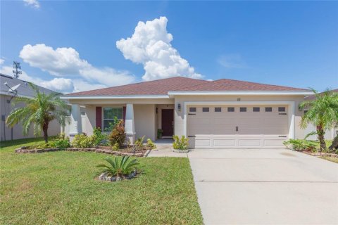 House in Seffner, Florida 4 bedrooms, 164.25 sq.m. № 2329741