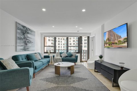 Copropriété à vendre à Miami Beach, Floride: 2 chambres, 89.19 m2 № 1945563 - photo 11