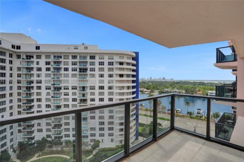 Copropriété à vendre à Miami Beach, Floride: 2 chambres, 89.19 m2 № 1945563 - photo 29