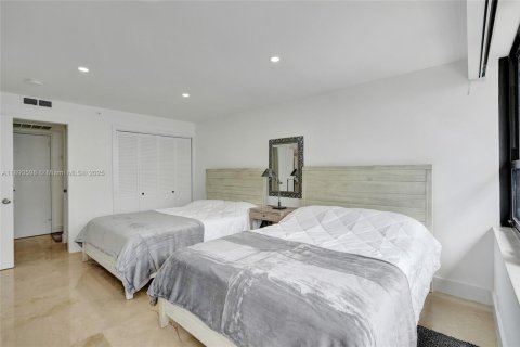 Copropriété à vendre à Miami Beach, Floride: 2 chambres, 89.19 m2 № 1945563 - photo 24