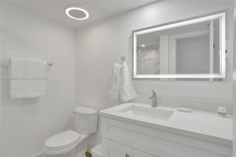 Copropriété à vendre à Miami Beach, Floride: 2 chambres, 89.19 m2 № 1945563 - photo 26