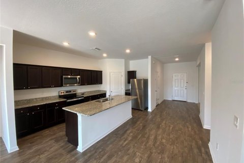 Casa en venta en Zephyrhills, Florida, 4 dormitorios, 252.42 m2 № 1637078 - foto 20