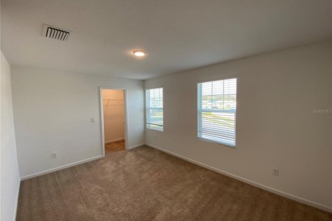 Casa en venta en Zephyrhills, Florida, 4 dormitorios, 252.42 m2 № 1637078 - foto 4