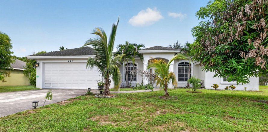House in Port St. Lucie, Florida 4 bedrooms, 185.53 sq.m. № 2431291