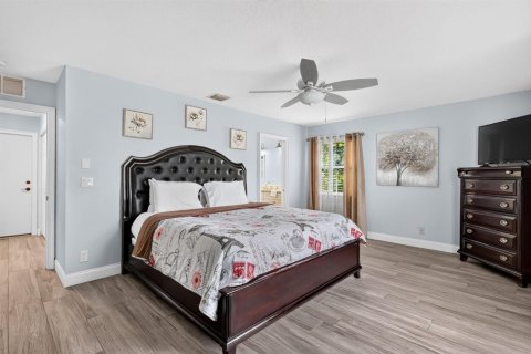 House in Port St. Lucie, Florida 4 bedrooms, 185.53 sq.m. № 2431291 - photo 21