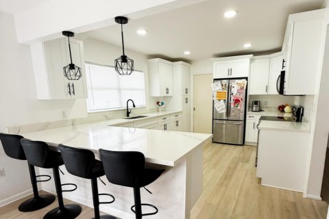 Villa ou maison à vendre à Pahokee, Floride: 4 chambres, 212.19 m2 № 2426360 - photo 5