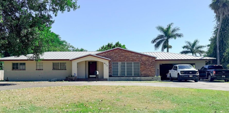 Villa ou maison à Pahokee, Floride 4 chambres, 212.19 m2 № 2426360