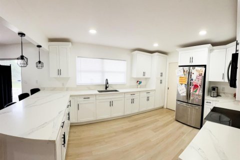Villa ou maison à vendre à Pahokee, Floride: 4 chambres, 212.19 m2 № 2426360 - photo 4