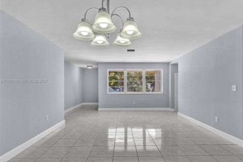 Villa ou maison à vendre à Miramar, Floride: 3 chambres, 106.65 m2 № 2004619 - photo 17