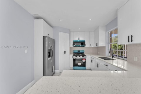 Villa ou maison à vendre à Miramar, Floride: 3 chambres, 106.65 m2 № 2004619 - photo 6