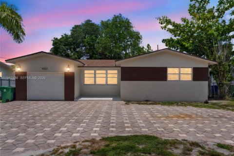 Villa ou maison à vendre à Miramar, Floride: 3 chambres, 106.65 m2 № 2004619 - photo 25