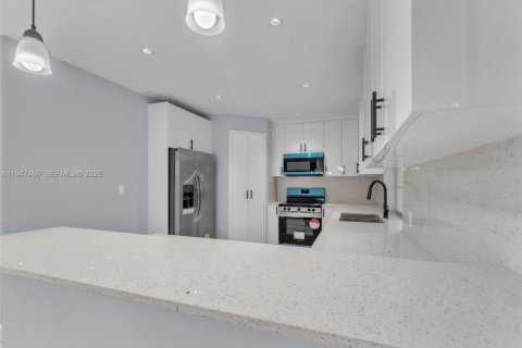 Villa ou maison à vendre à Miramar, Floride: 3 chambres, 106.65 m2 № 2004619 - photo 9