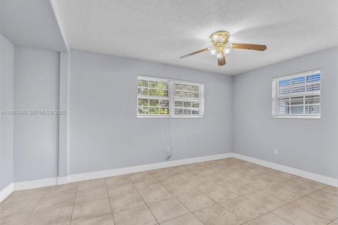 Villa ou maison à vendre à Miramar, Floride: 3 chambres, 106.65 m2 № 2004619 - photo 11