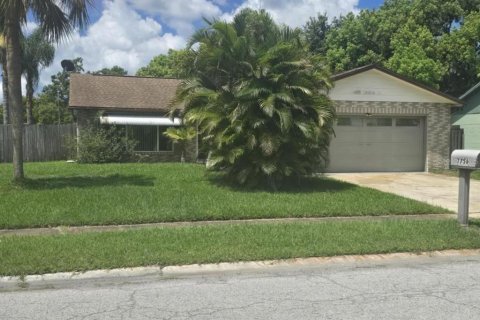 Casa en venta en New Port Richey, Florida, 2 dormitorios, 99.87 m2 № 1909746 - foto 1