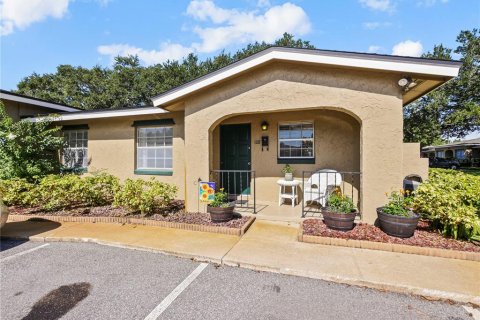 Condominio en venta en Casselberry, Florida, 2 dormitorios, 91.69 m2 № 1883526 - foto 1
