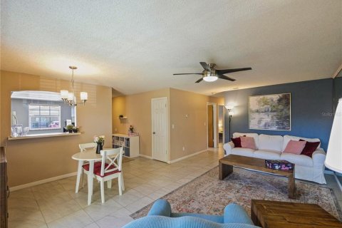 Condominio en venta en Casselberry, Florida, 2 dormitorios, 91.69 m2 № 1883526 - foto 7
