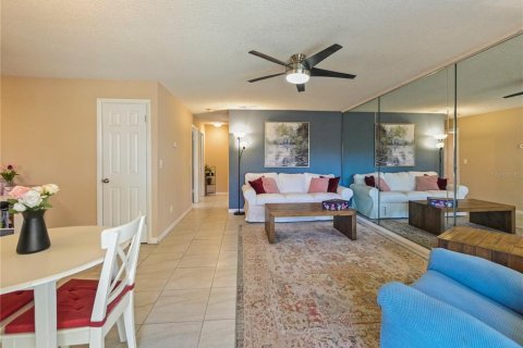 Condominio en venta en Casselberry, Florida, 2 dormitorios, 91.69 m2 № 1883526 - foto 6