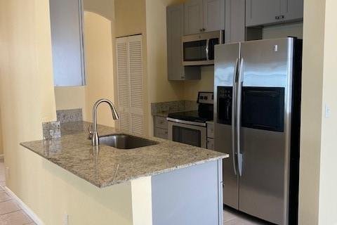 House in Coconut Creek, Florida 3 bedrooms, 179.21 sq.m. № 2175553 - photo 9