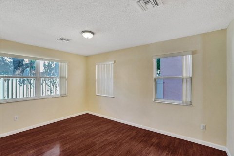 House in Coconut Creek, Florida 3 bedrooms, 179.21 sq.m. № 2175553 - photo 19
