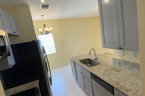 House in Coconut Creek, Florida 3 bedrooms, 179.21 sq.m. № 2175553 - photo 7