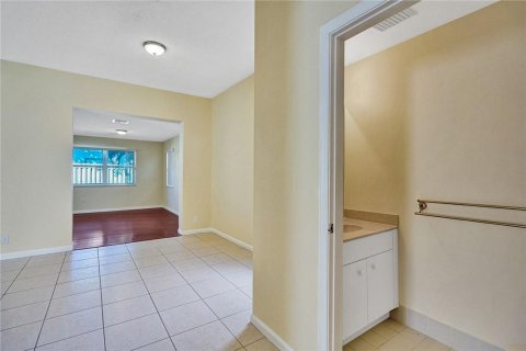 House in Coconut Creek, Florida 3 bedrooms, 179.21 sq.m. № 2175553 - photo 16