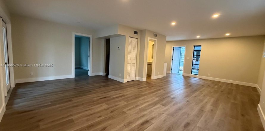 Дом в Помпано-Бич, Флорида 1 спальня, 470.27м2 № 1966110