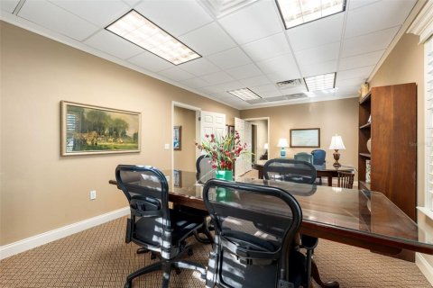 Commercial property in Gainesville, Florida 180.6 sq.m. № 2098887 - photo 4