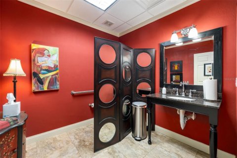 Commercial property in Gainesville, Florida 180.6 sq.m. № 2098887 - photo 6