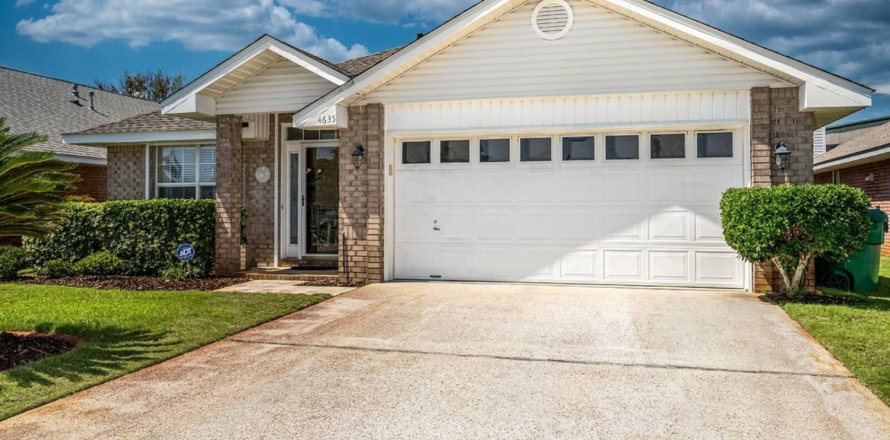 House in Destin, Florida 3 bedrooms, 168.06 sq.m. № 560265