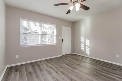Casa en alquiler en Orlando, Florida, 3 dormitorios, 128.02 m2 № 1913899 - foto 3