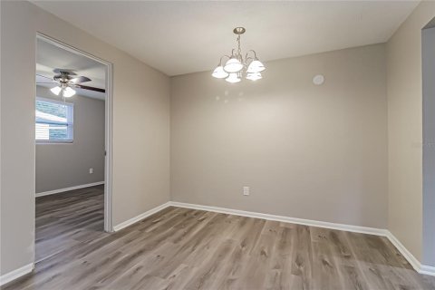 Casa en alquiler en Orlando, Florida, 3 dormitorios, 128.02 m2 № 1913899 - foto 4