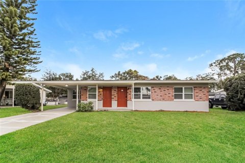 Casa en alquiler en Orlando, Florida, 3 dormitorios, 128.02 m2 № 1913899 - foto 1