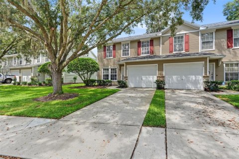 Townhouse in Valrico, Florida 2 bedrooms, 122.17 sq.m. № 2324913