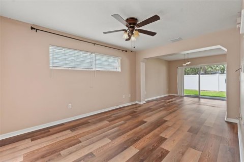 Touwnhouse à vendre à Valrico, Floride: 2 chambres, 122.17 m2 № 2324913 - photo 4
