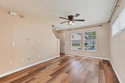 Touwnhouse à vendre à Valrico, Floride: 2 chambres, 122.17 m2 № 2324913 - photo 12